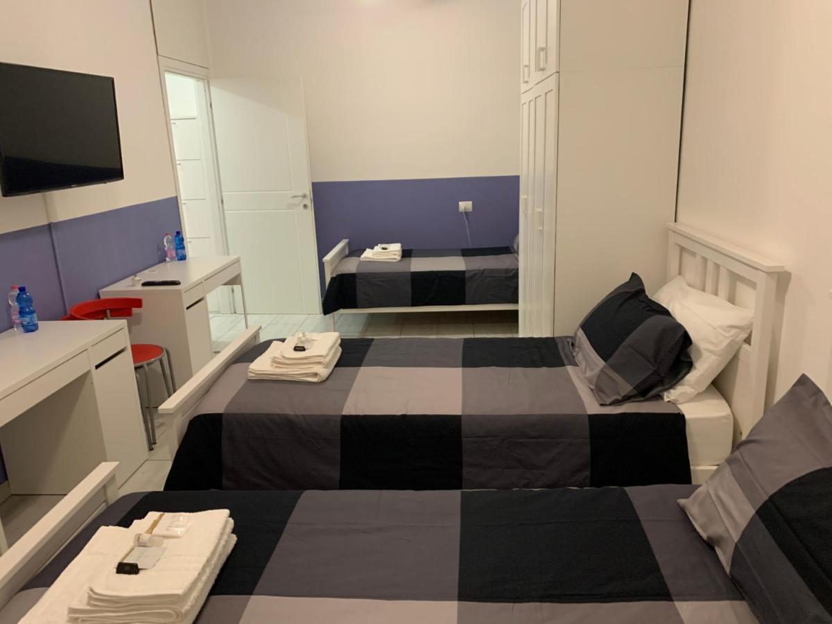 Metro Famagosta - Luminoso Appartamento Con Balcone Free Wifi & Parking Мілан Екстер'єр фото